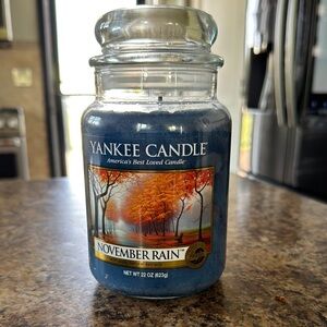 Yankee Candle November Rain Blue Jar